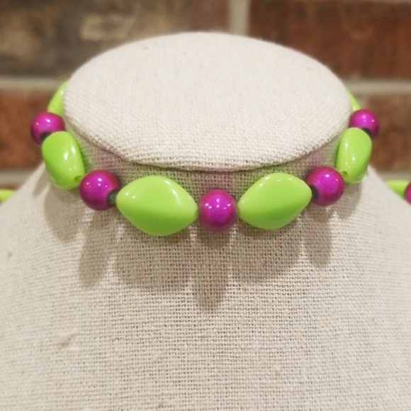 Lime and Fuchsia Beaded Necklace w/Bracelet - Picture 3 of 5